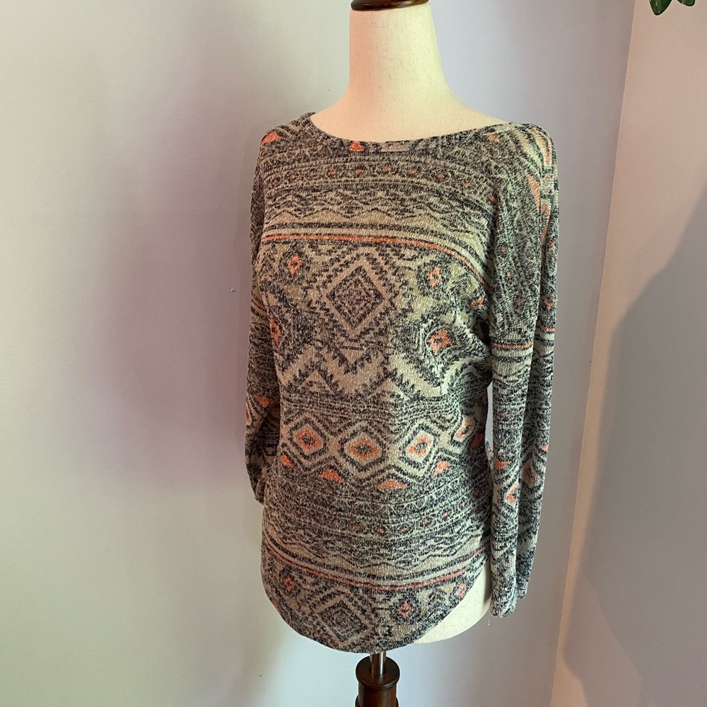 Almost famous Womens size M loose fit loose knit sweater blouse